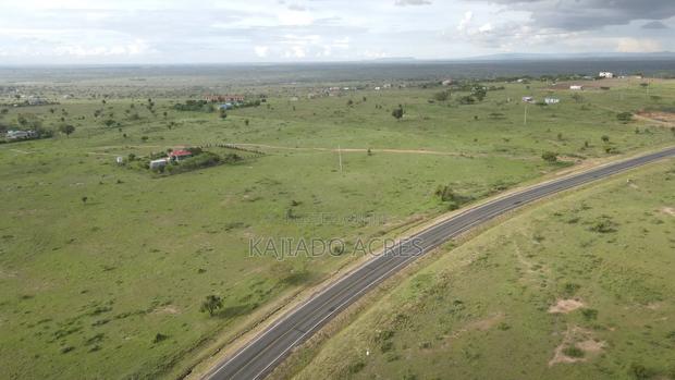 Prome 5 Acres Eiti Touching Tarmac