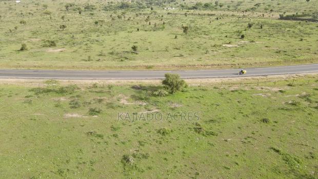 Prome 5 Acres Eiti Touching Tarmac - thumbnail 3