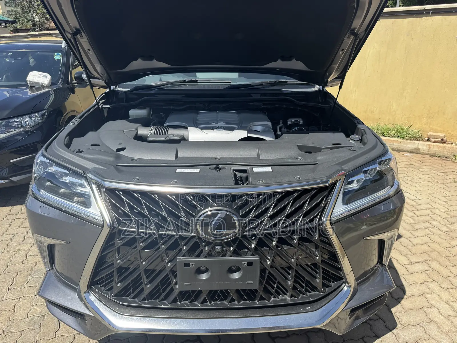 Lexus LX 2017 Silver