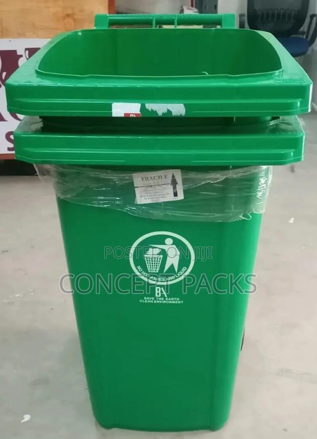 120l Green Pedal Bin With Wheels.