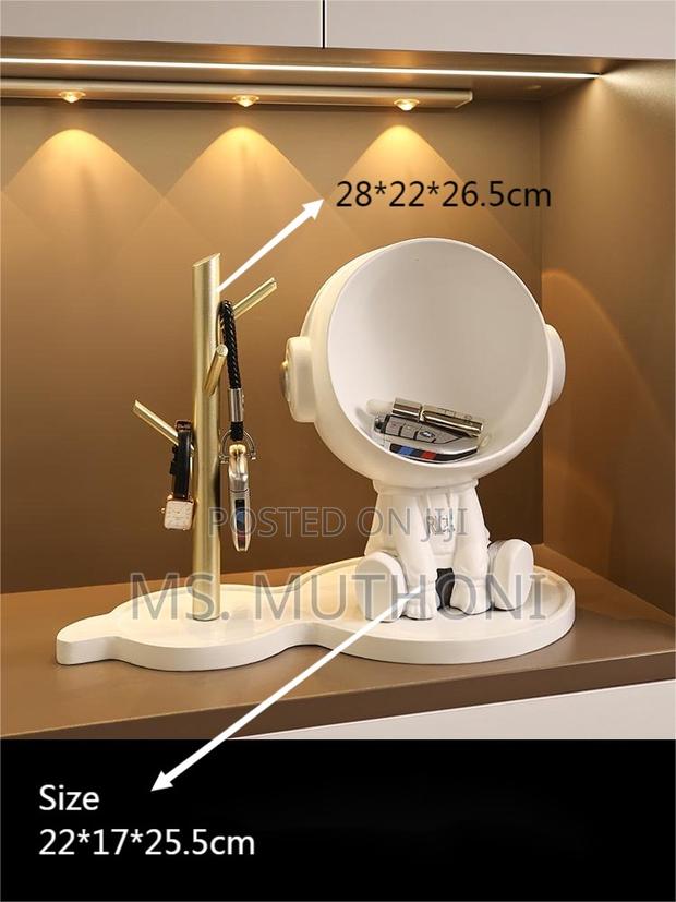 Home Decor Storage Astronaut - thumbnail 4