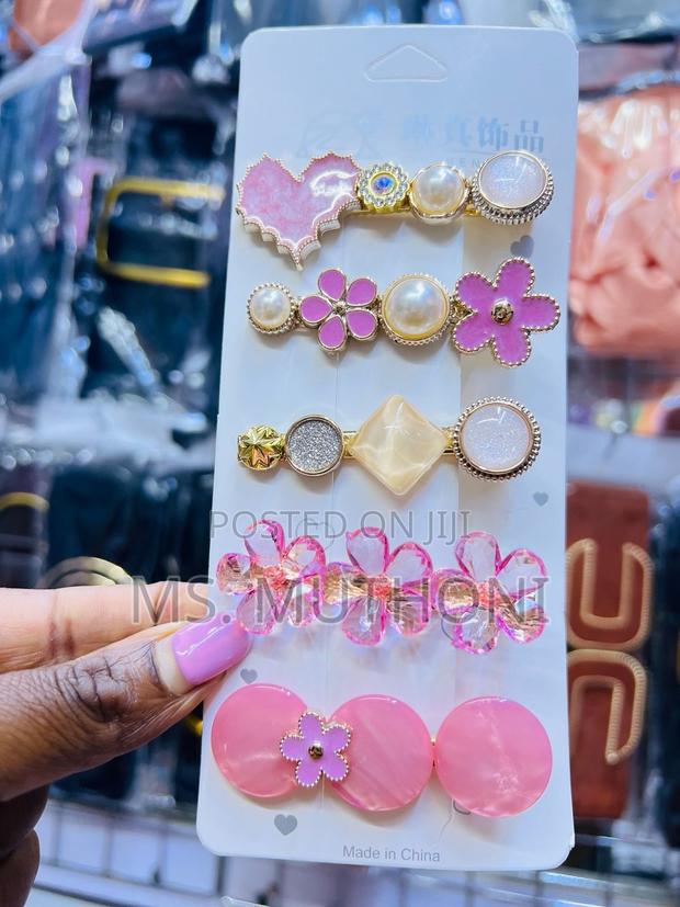 Beautiful Hair Clips Set - thumbnail 5