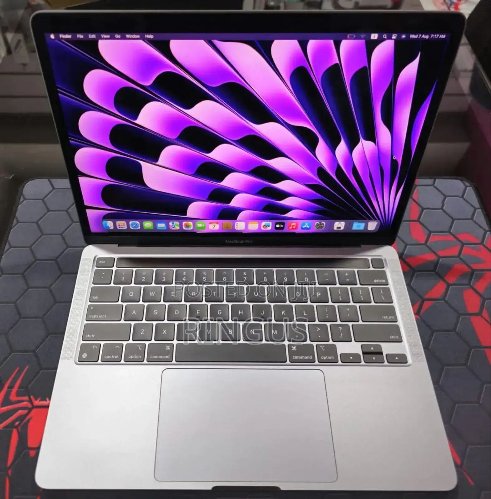 New Laptop Apple MacBook Pro 2020 M1 16GB Apple M1 SSD 1T