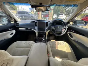 Toyota Crown 2017 Blue