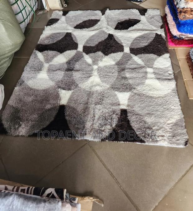 Smart With Good Quality Fluffy Carpet