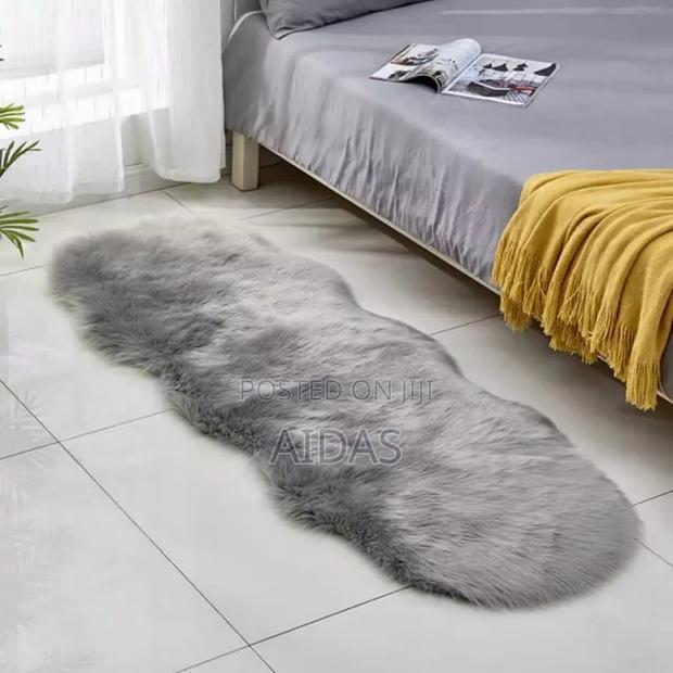 Fox Fur Bedside Mat - thumbnail 7