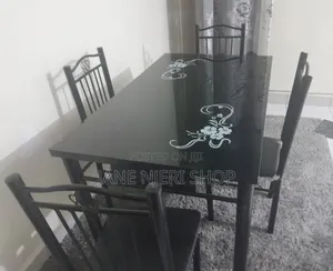 4 Sitter Dinning Table