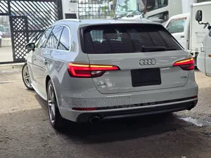 Audi A4 2.0T Premium AWD quattro 2018 White