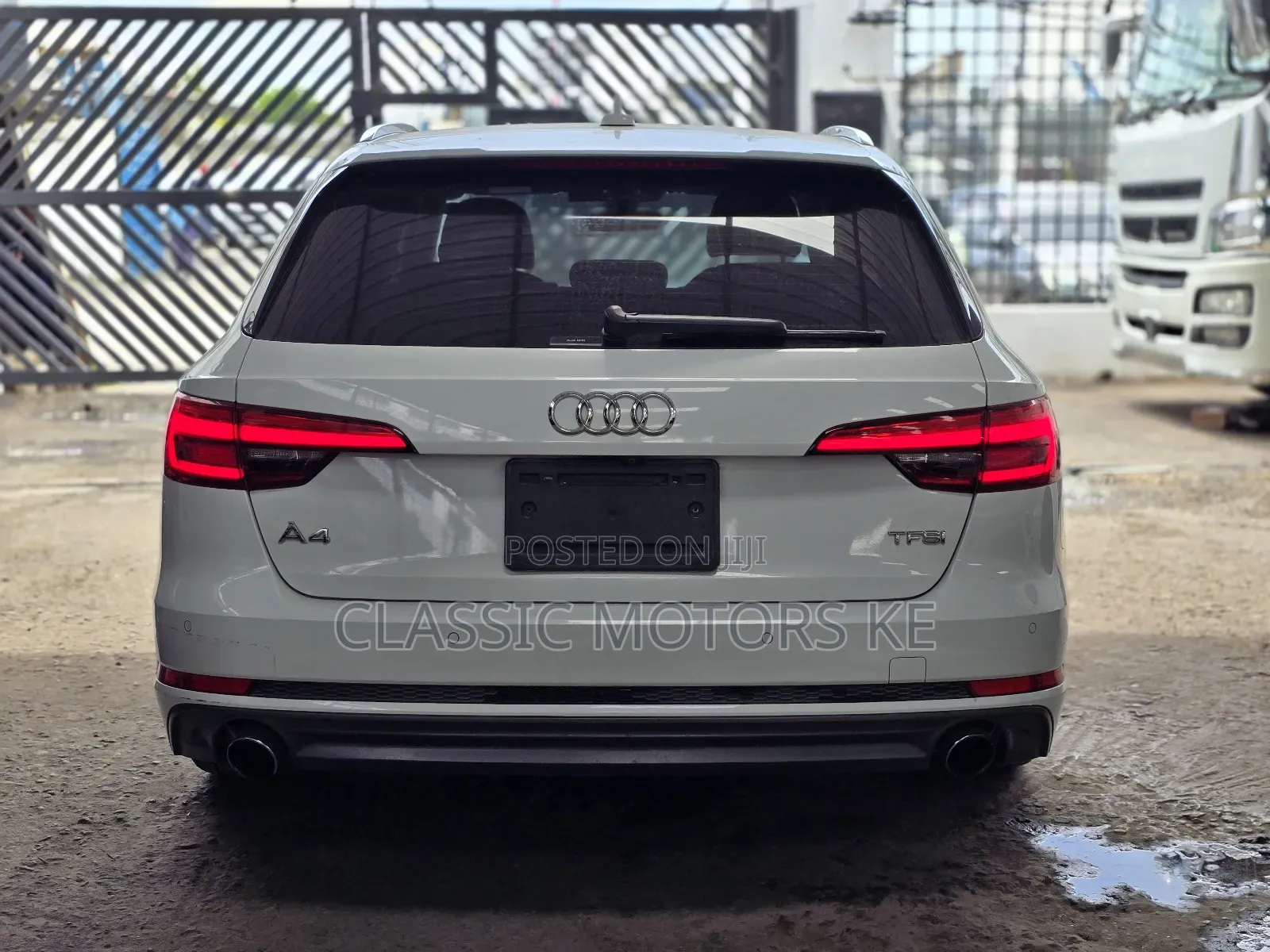 Audi A4 2.0T Premium AWD quattro 2018 White