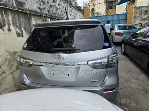 Toyota Wish 2018 Silver