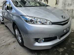 Toyota Wish 2018 Silver