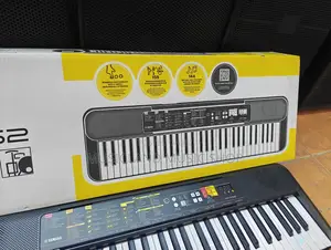 Yamaha PSR F52
