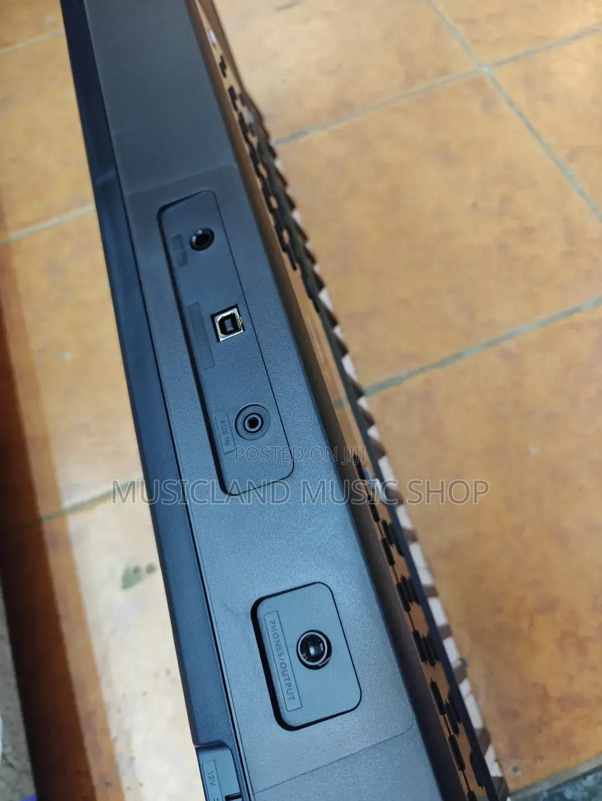 Yamaha PSR E 383