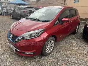 Nissan Note 2018 Red