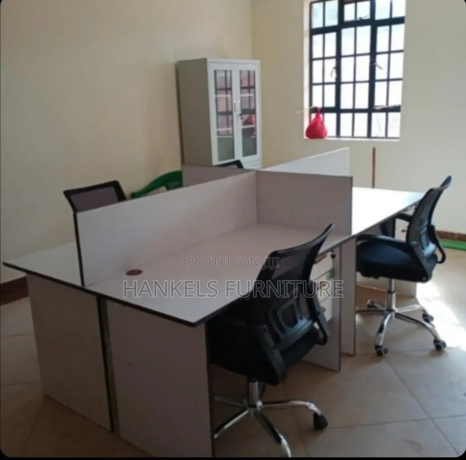 4 Way Partitioned Workstation