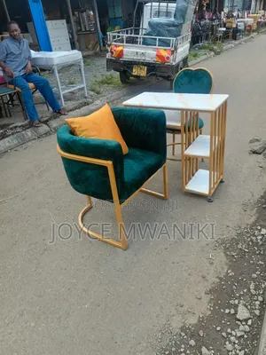 Manicure Set, Jungle Green Seats 