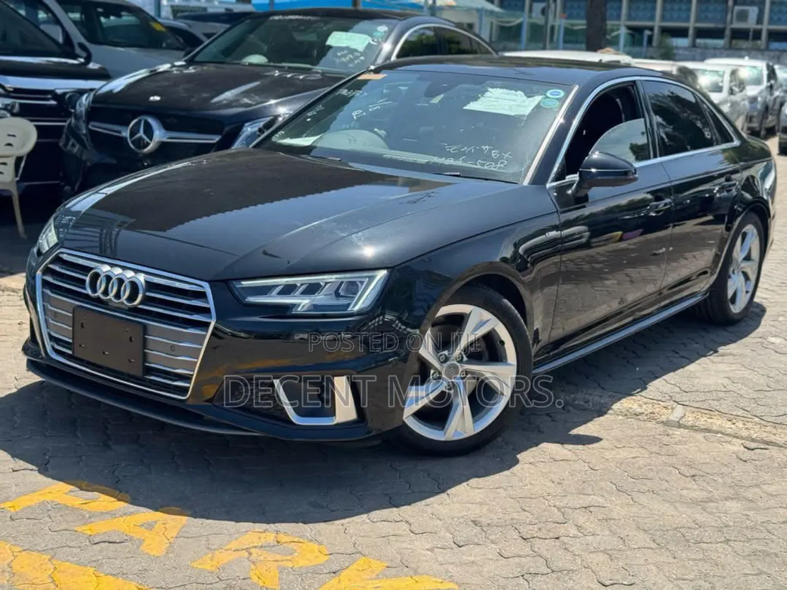 Audi A4 2.0T ultra Premium FWD 2018 Black