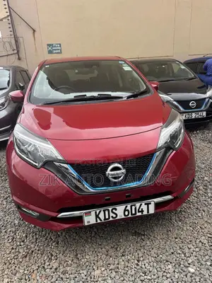 Nissan Note 2018 Red