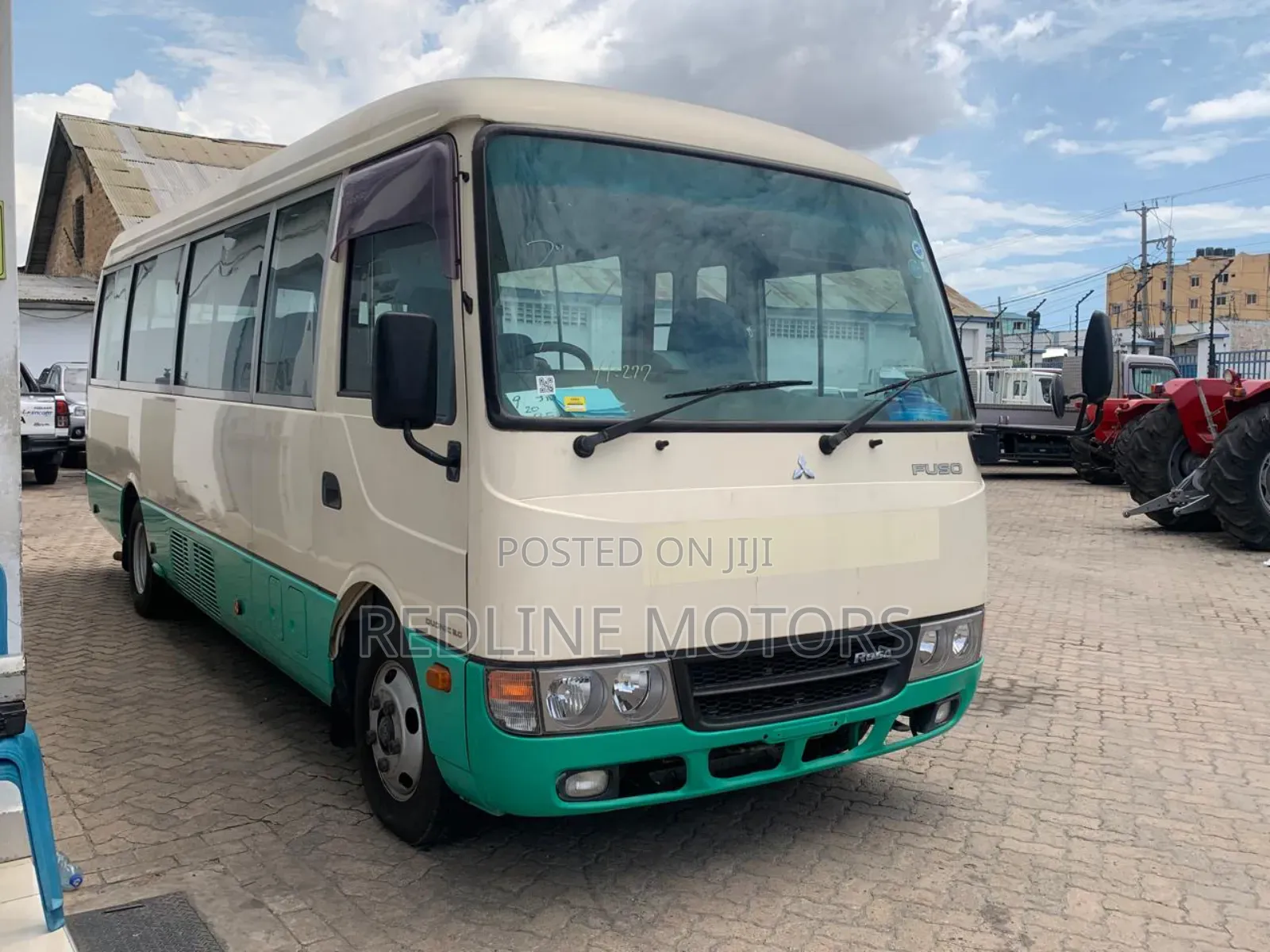 Mitsubishi Fuso Rosa 2018 Grey