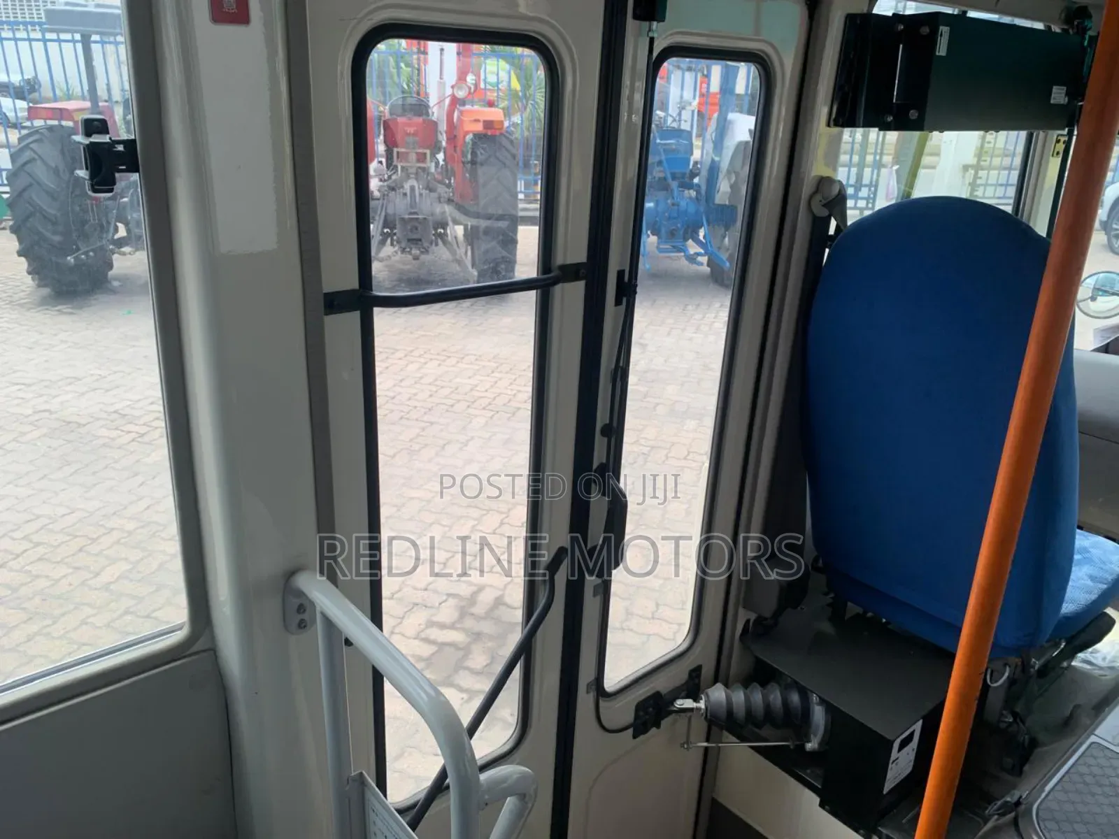 Mitsubishi Fuso Rosa 2018 Grey