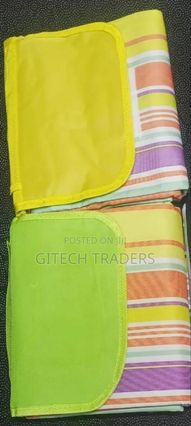 *Foldable Picnic Mat