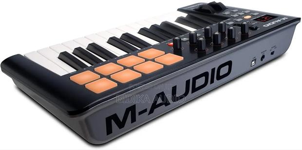 Quality M-Audio Oxygen Keyboard Controller 25 Iv