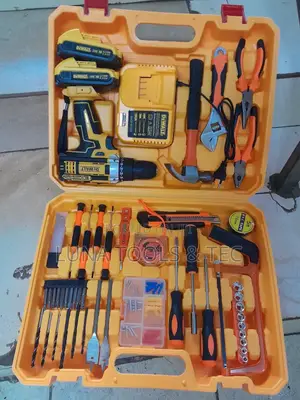 New Dewalt Cordless Drill 2 Batteries and Charger