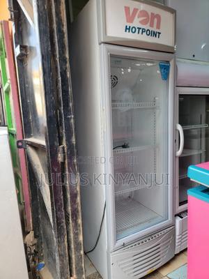 Von Hotpoint Standing Display - main view