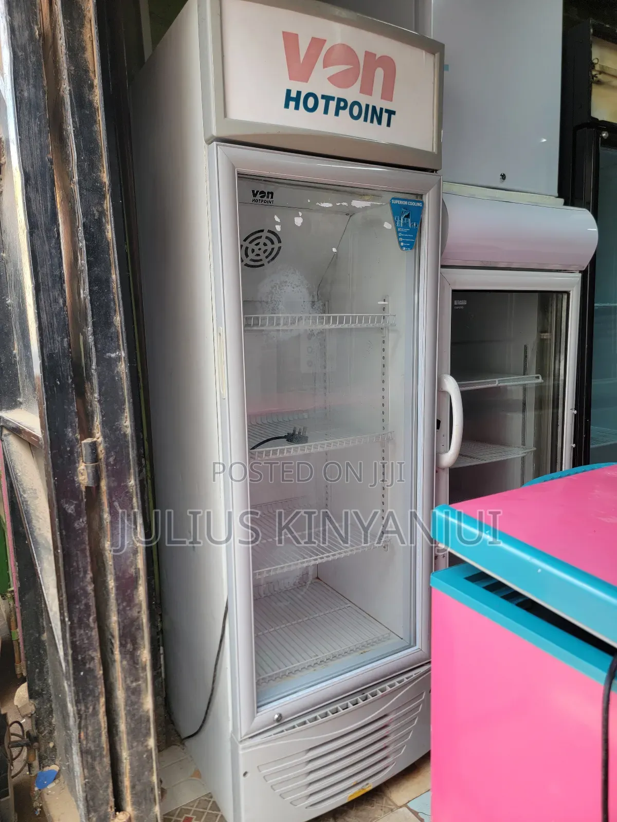 Von Hotpoint Standing Display