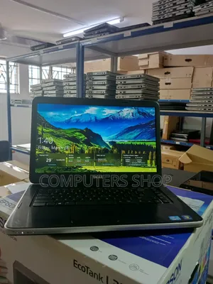 Laptop Dell Vostro 2520 8GB Intel Core I3 HDD 320GB