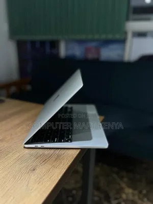 Laptop Apple MacBook Pro 2021 M1 8GB Apple M1 SSD 256GB