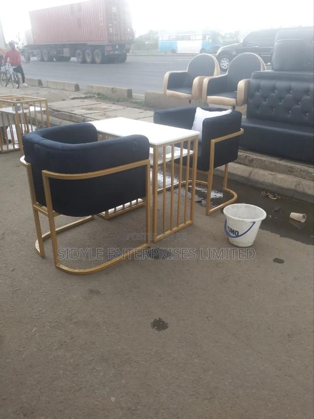 2 Styling Seats and Manicure Table