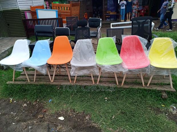 Plastic Waiting Chairs - main view