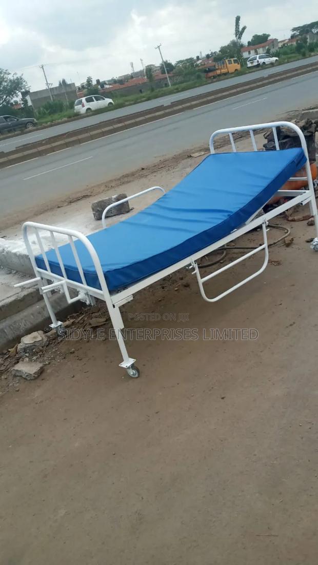 Manual Single Crank Hospital Bed - main view