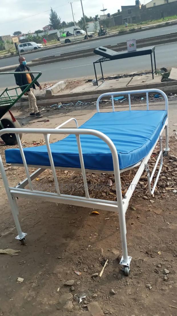 Manual Single Crank Hospital Bed - thumbnail 3