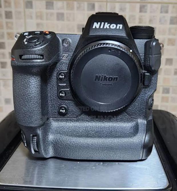 Nikon Z9 Body Only - thumbnail 4