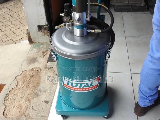 30ltrs Air-Powered Grease Lubricator Bucket