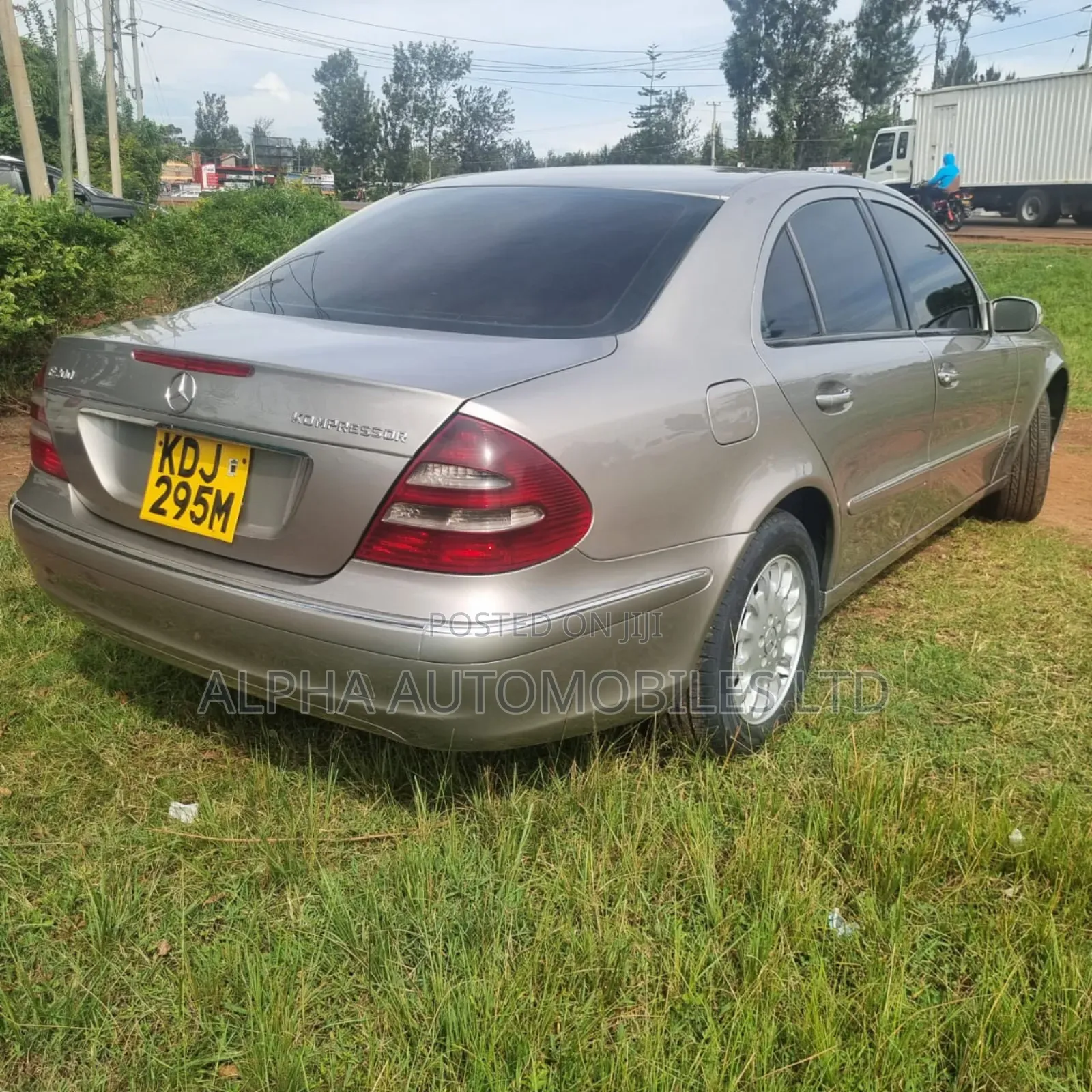 Mercedes-Benz E200 2004 Gray