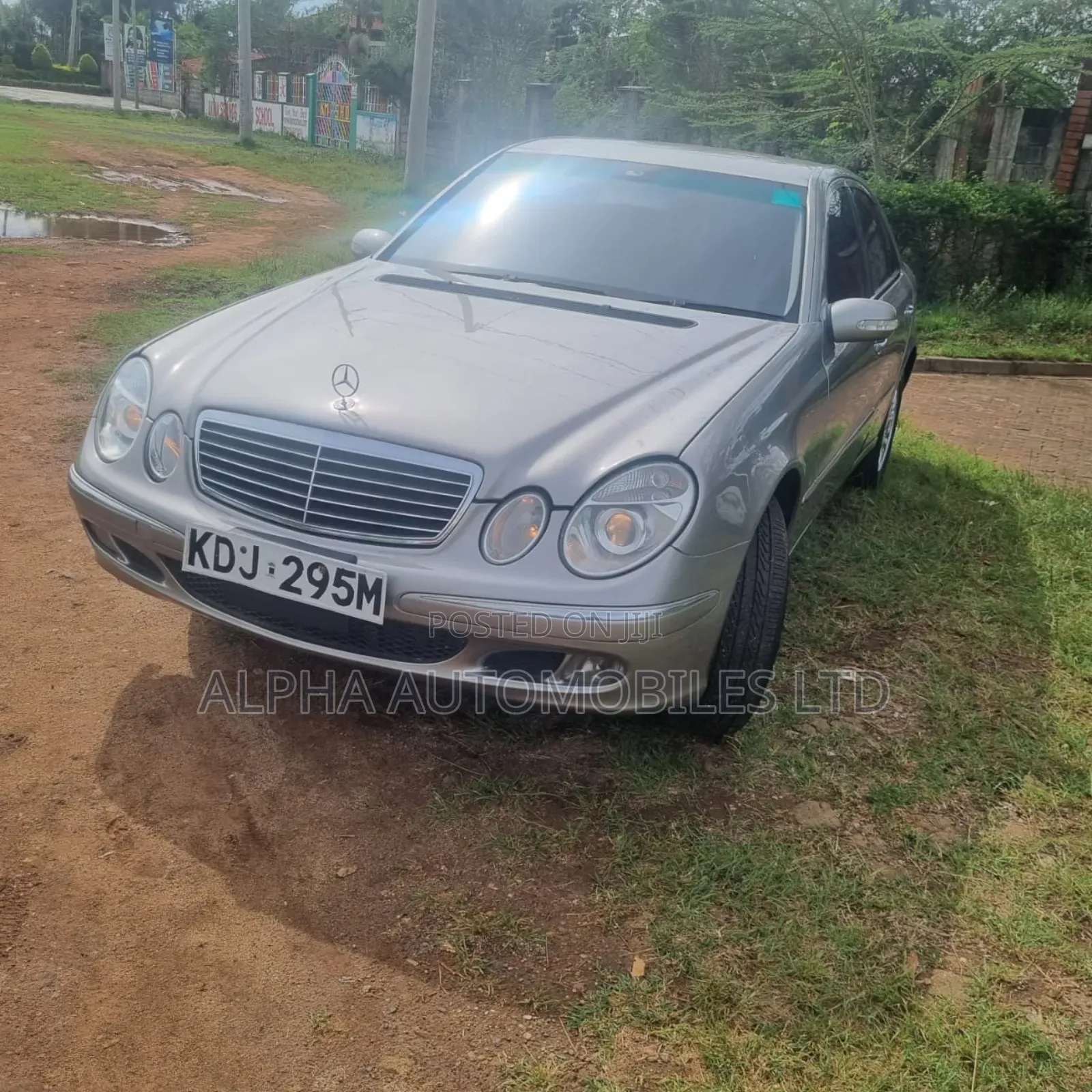 Mercedes-Benz E200 2004 Gray