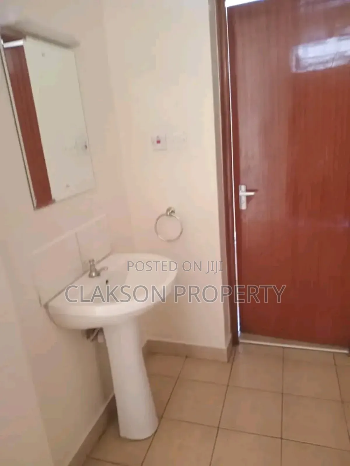 3bdrm Apartment in Naivasha Road, Dagoretti for rent