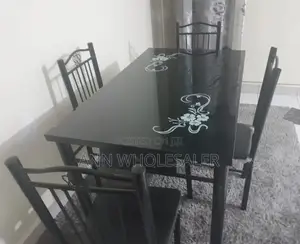 4 Sitter Dinning Table
