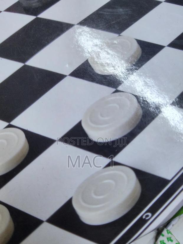 Classic Draughts (Checkers) Board Game - thumbnail 3