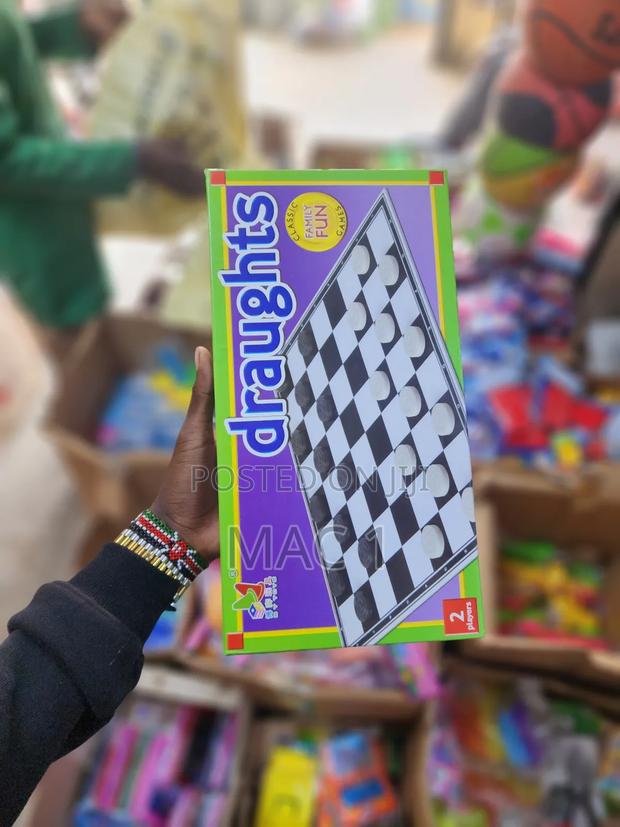 Classic Draughts (Checkers) Board Game - thumbnail 5