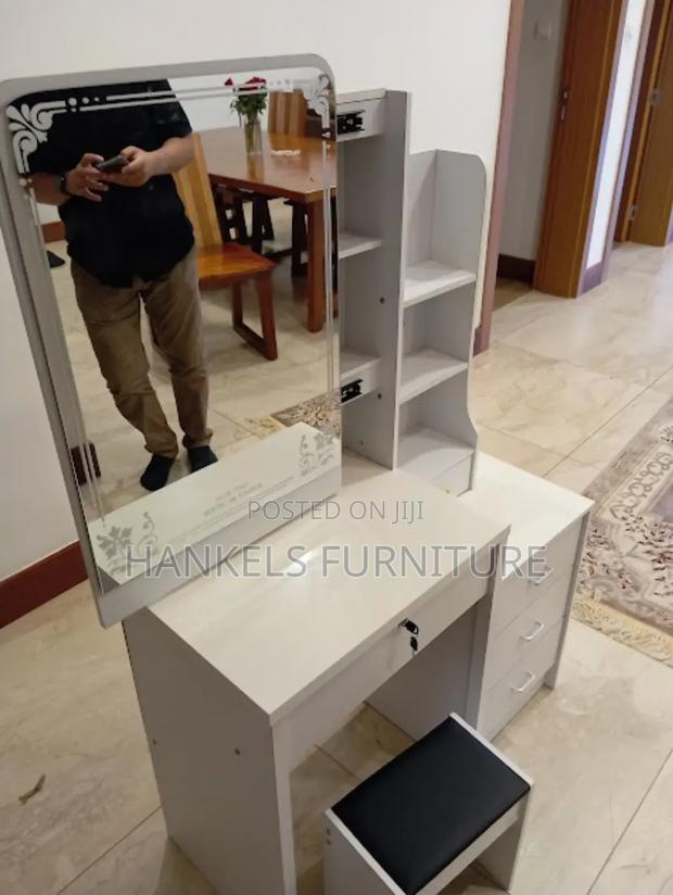 Cambridge Modern Dressing Table - main view