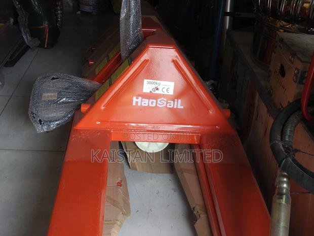 Hand Pallet Truck - thumbnail 2