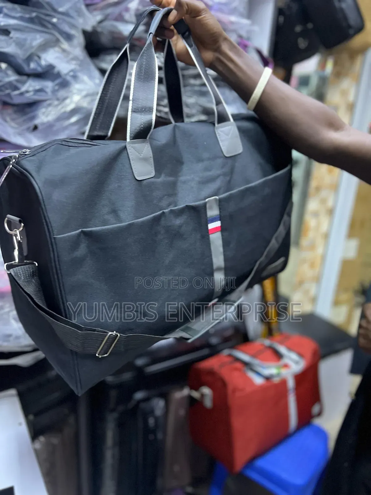 Black Amazing Travel/Duffle Bags at 1400