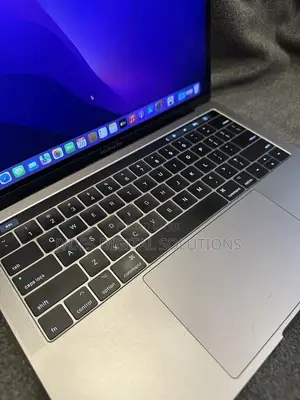 Laptop Apple MacBook Pro 2017 16GB Intel Core i7 SSD 256GB