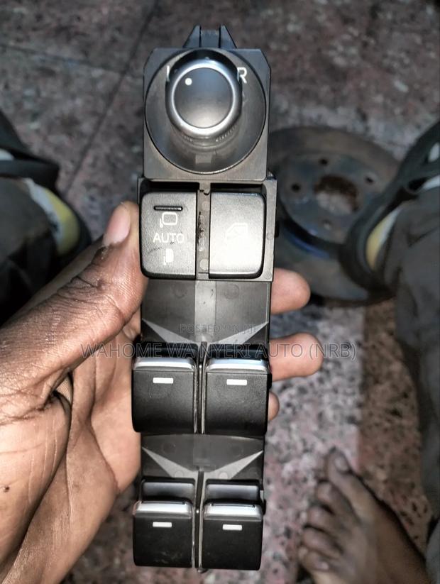 Door Switch Mazda Demio - thumbnail 2