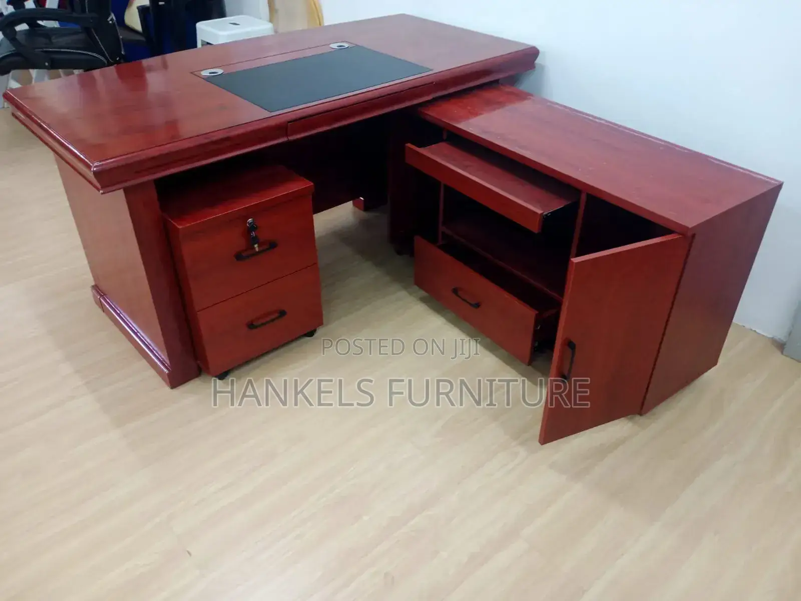 1.6m Executive Director Table