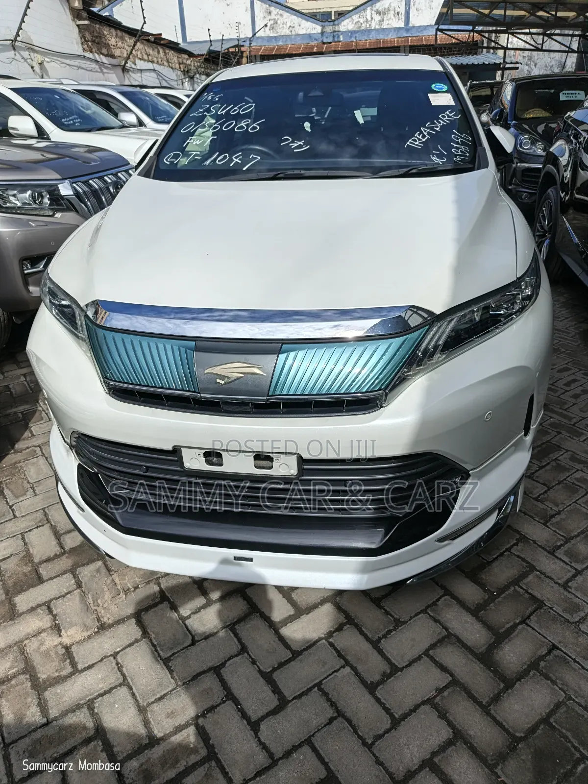 Toyota Harrier 2.0 2018 White